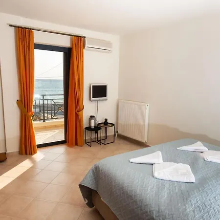 Διαμέρισμα Alkioni , Beachfront, With Sea View