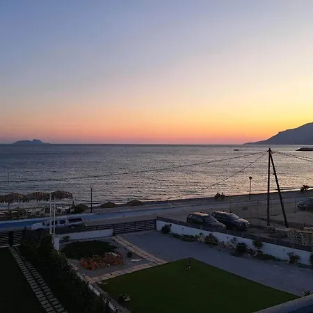 Alkioni , Beachfront, With Sea View Διαμέρισμα *